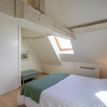 Holiday home Aux Charmes D'angely Naussannes