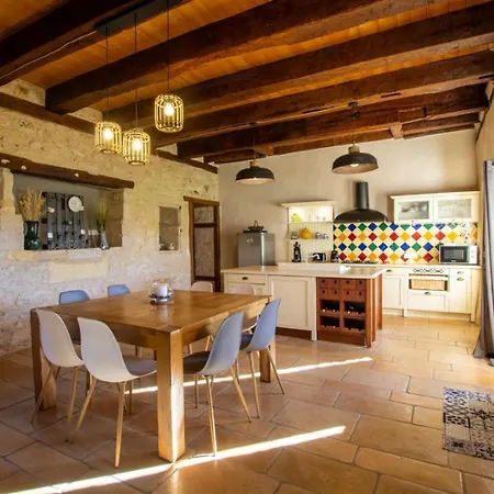 Holiday home Aux Charmes D'angely Naussannes