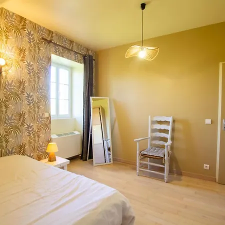 Holiday home Aux Charmes D'angely Naussannes