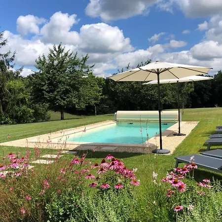 Aux Charmes D'angely Holiday home Naussannes