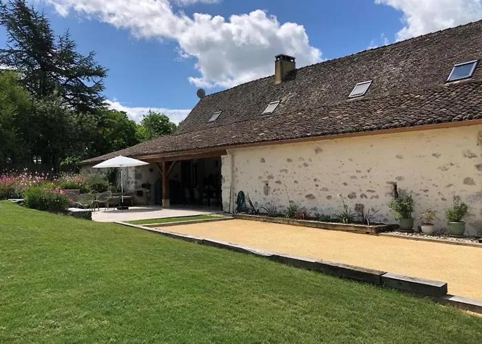 Aux Charmes D'angely Дом отдыха