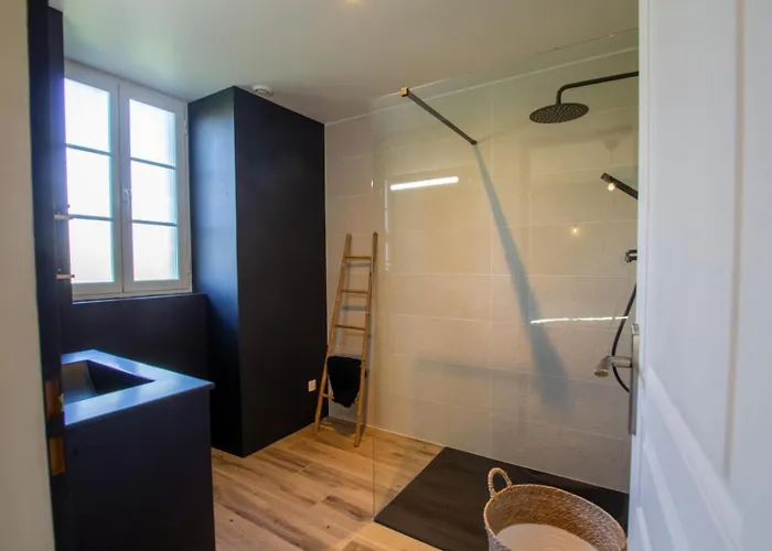 Aux Charmes D'angely Дом отдыха *